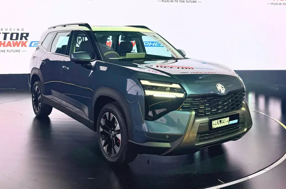 mg-hector-tomahawk-phev-2-2f67 MG bán SUV điện 3 hàng ghế với giá không kèm pin siêu rẻ - Ảnh 3.
