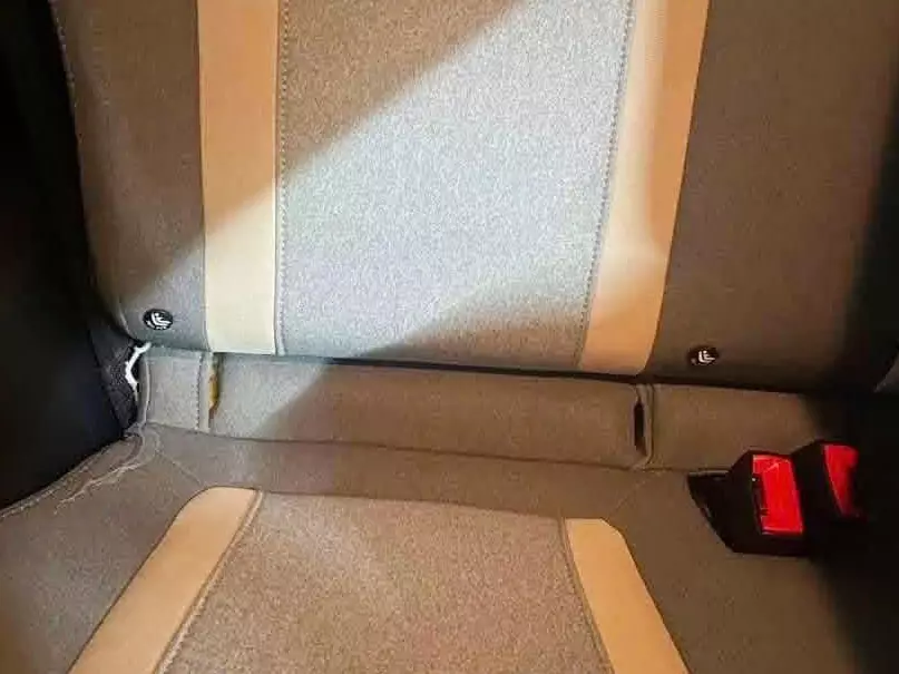 minio-green2-3d16 Móc gắn ghế trẻ em Isofix trên Minio Green.