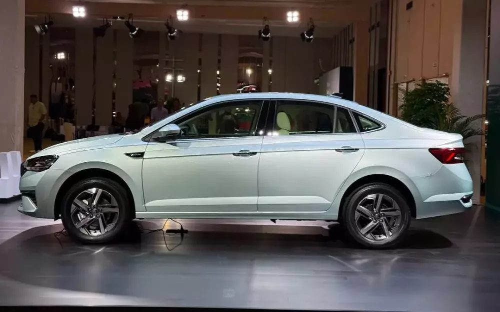Sedan giá rẻ đang bán ở Việt Nam Skoda Slavia ra mắt phiên bản mới với thiết kế và trang bị nâng cấp - Ảnh 4.
