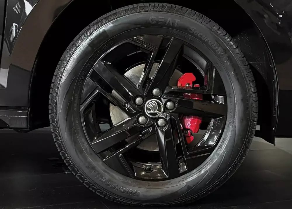 Sedan giá rẻ đang bán ở Việt Nam Skoda Slavia ra mắt phiên bản mới với thiết kế và trang bị nâng cấp - Ảnh 8.