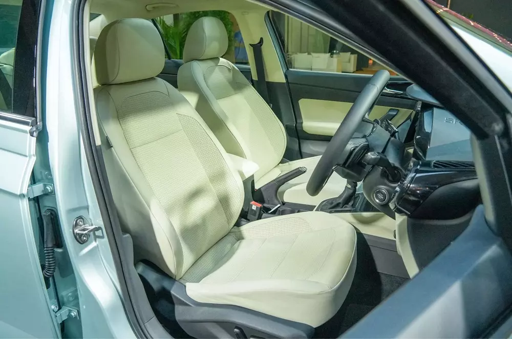 Sedan giá rẻ đang bán ở Việt Nam Skoda Slavia ra mắt phiên bản mới với thiết kế và trang bị nâng cấp - Ảnh 12.