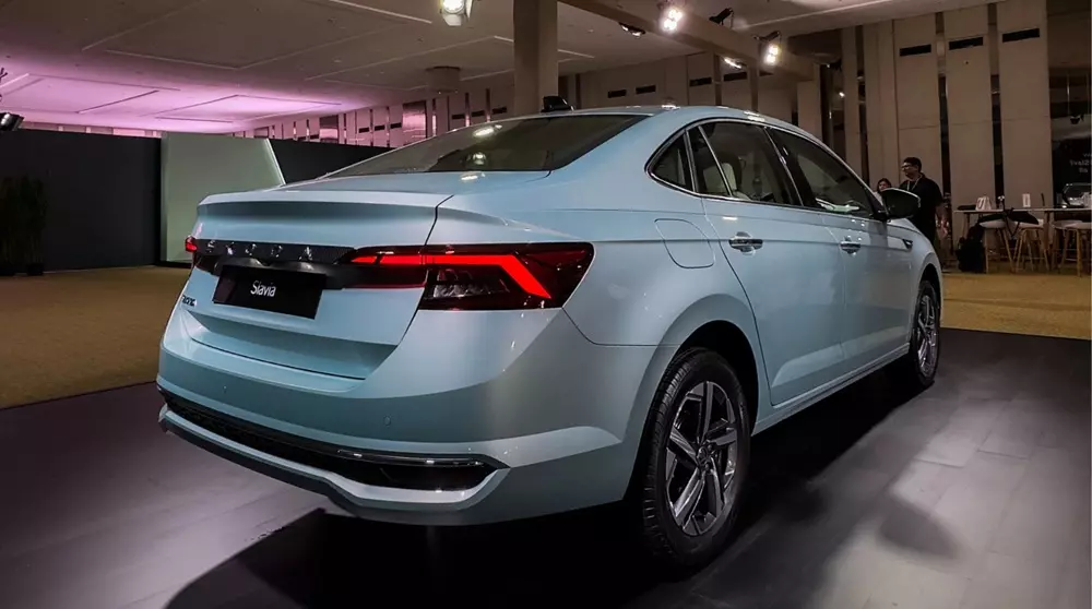 Sedan giá rẻ đang bán ở Việt Nam Skoda Slavia ra mắt phiên bản mới với thiết kế và trang bị nâng cấp - Ảnh 5.