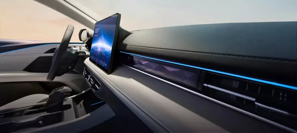 Toyota Camry 2027 sở hữu đèn viền nội thất