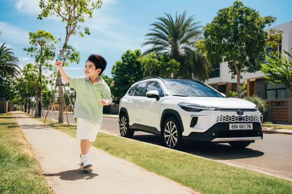 toyota-corolla-cross-2-48da Chỉ 3,6 lít xăng/100km, mẫu CUV gầm cao này đang được khách hàng Việt săn đón vì tiết kiệm và hiệu quả- Ảnh 2.