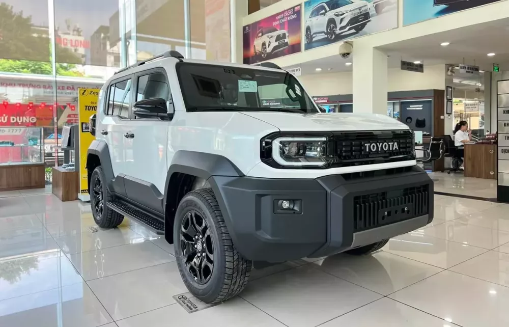 toyota-land-cruiser-fj-963e Khan hàng tại đại lý, Toyota Land Cruiser FJ bị bán bia kèm lạc tới 50 triệu đồng