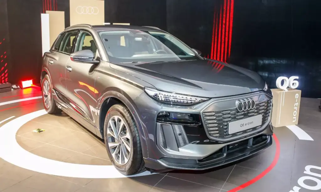 Giá xe Audi Q6 e-tron kèm ưu đãi mới nhất tháng