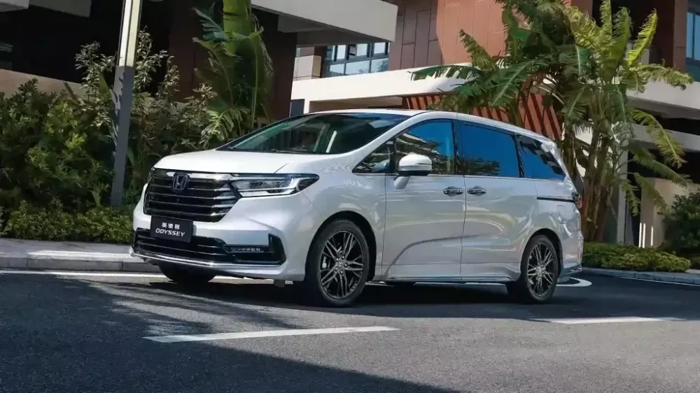 Honda Odyssey được nâng cấp, bỏ bản tiêu chuẩn không có màn hình - Ảnh 1.