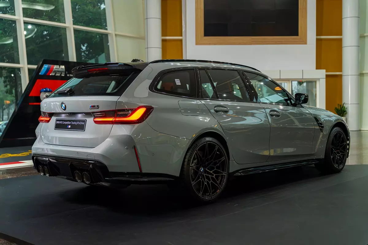 huy04771-75f2 Cận cảnh BMW M3 hơn 5 tỷ đồng - làn gió mới cho giới mê tốc độ - Ảnh 4.