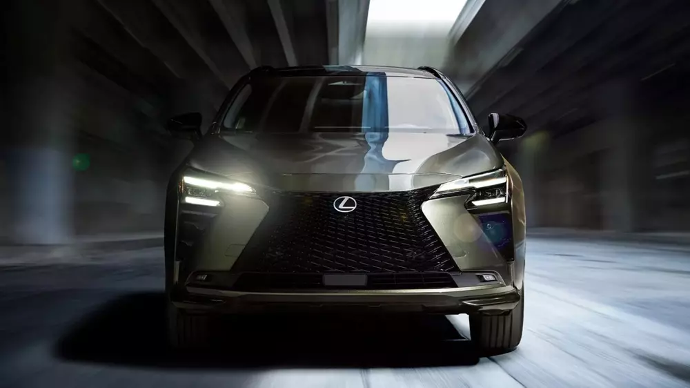 Khu vực đầu xe của Lexus NX 2027 đã được cải tiến