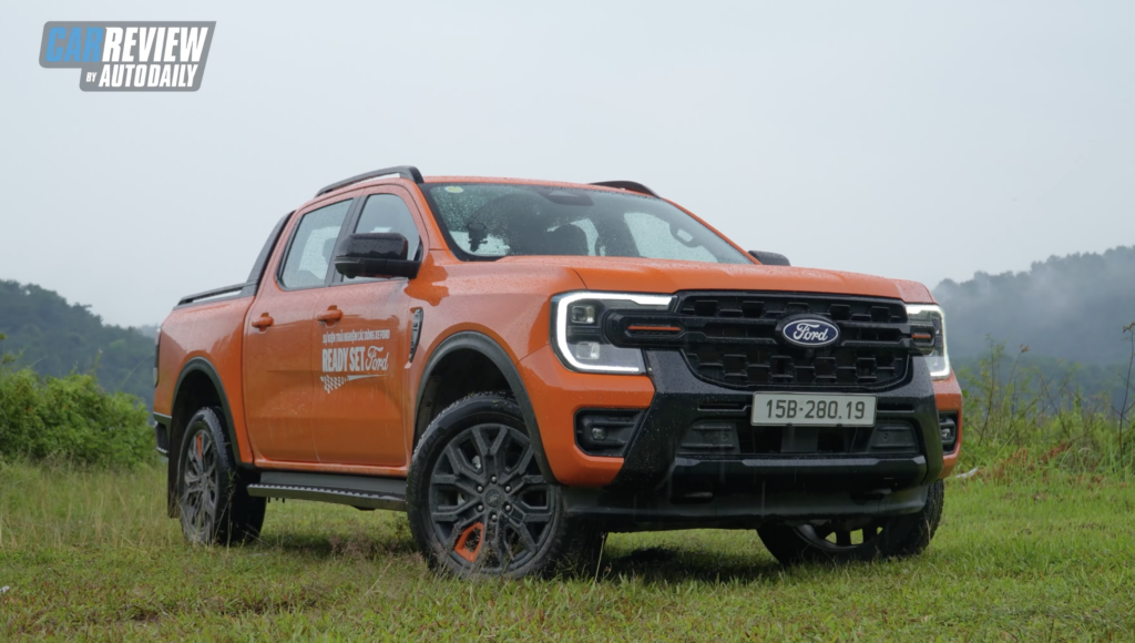 Thử Ford Ranger 3.0 V6 Diesel trời mưa gió: Máy dầu có ồn? Tăng tốc có sướng?