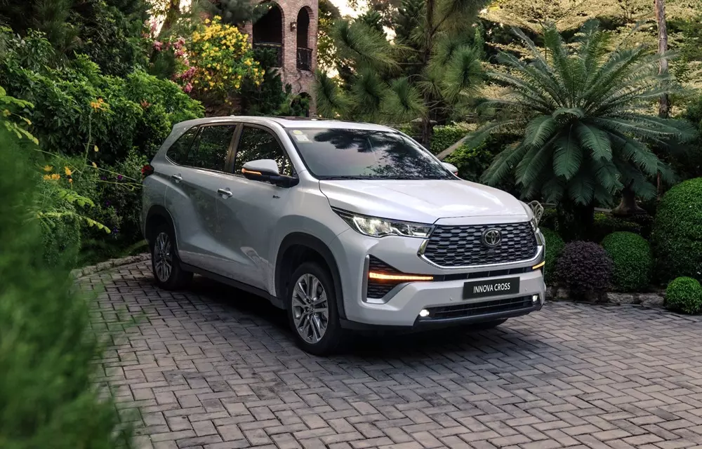 Toyota Innova Cross