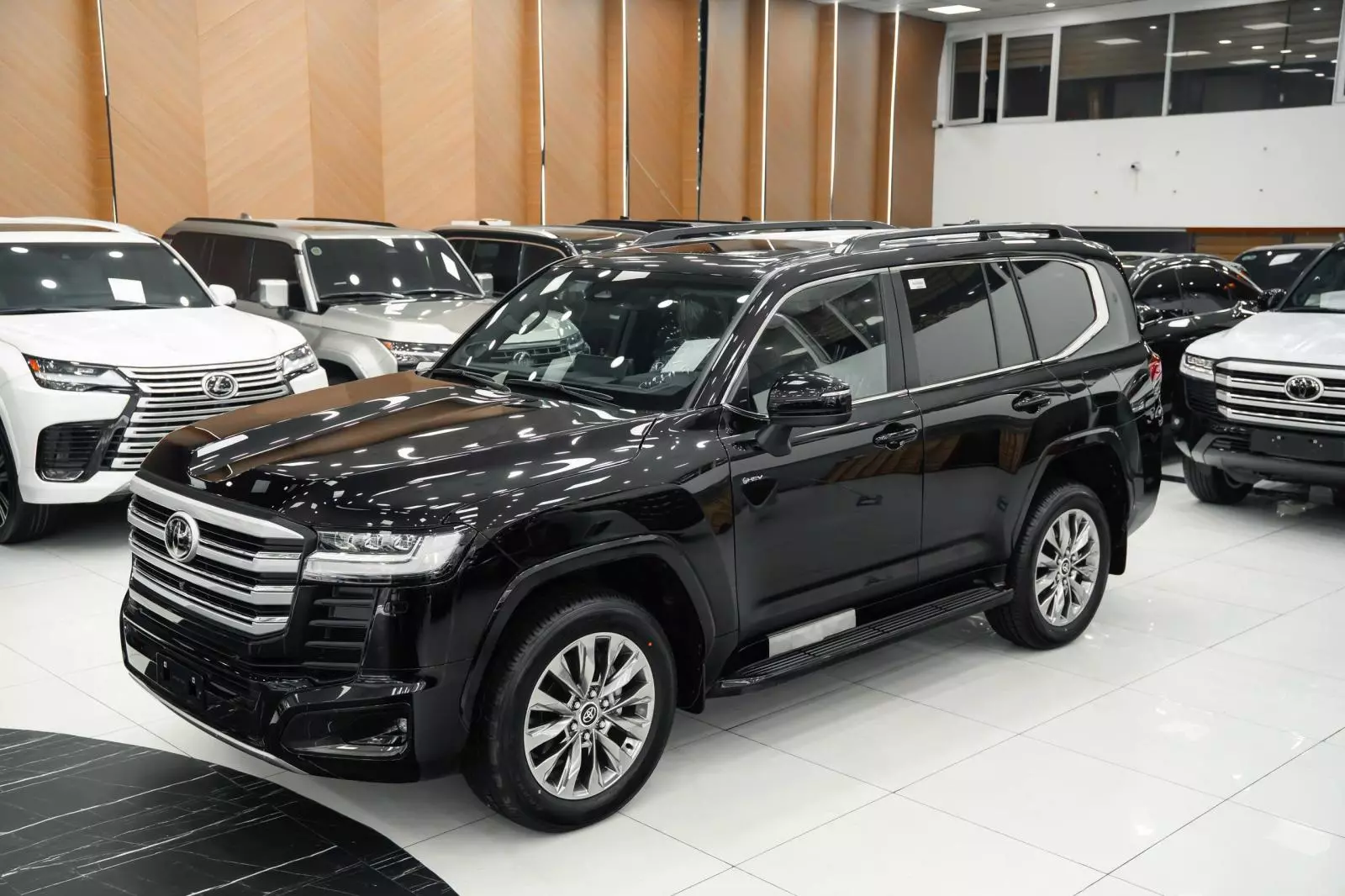 toyota-land-cruiser-hev17-fd27 Soi cận từng góc "quái thú" Toyota Land Cruiser HEV giá 4,71 tỷ đồng tại đại lý - Ảnh 15.