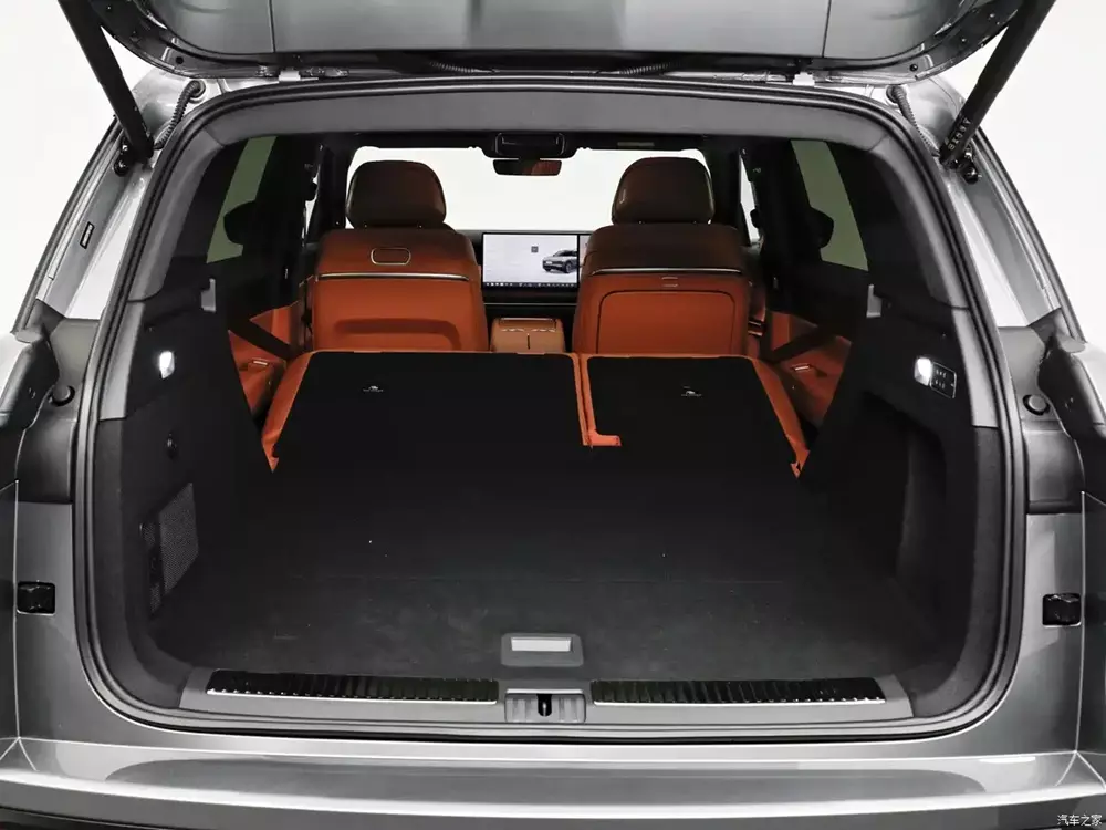 volkswagen-id-era-8x-3-7a99 Volkswagen ID.Era 8X lộ ảnh thực tế trước ngày mở bán, thiết kế như ID.Era 9X sắp ra mắt Việt Nam - Ảnh 10.