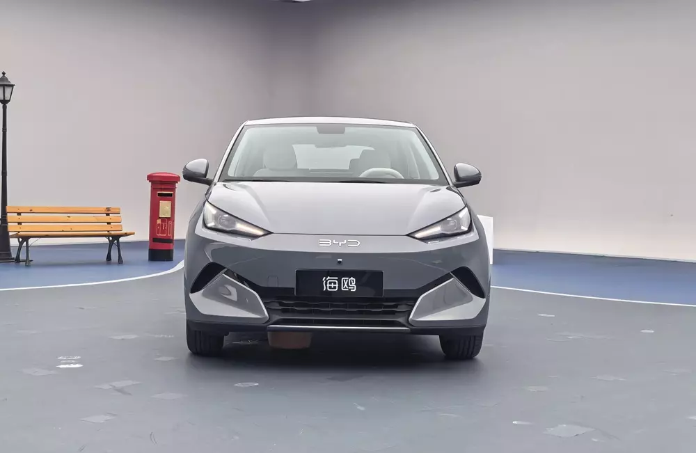 byd-seagull-2027-1-fdf5 BYD Seagull thế hệ mới lộ nội thất với ghế lái massage và màn hình cỡ lớn - Ảnh 5.