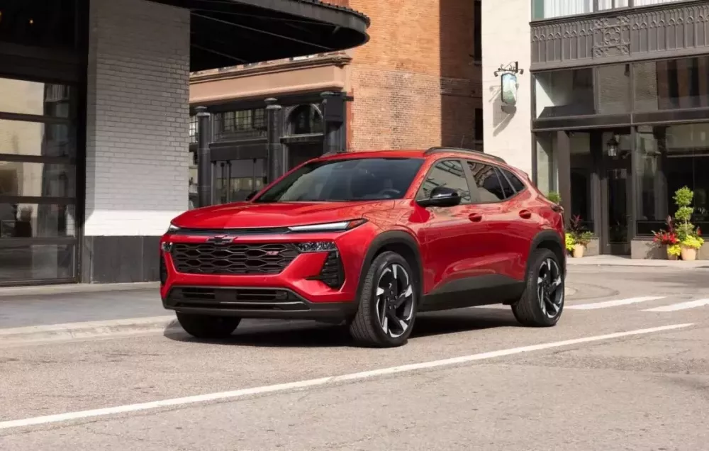 Chevrolet bổ sung công nghệ AI và trang bị tiêu chuẩn mới cho hai mẫu SUV rẻ nhất của mình - Ảnh 1.