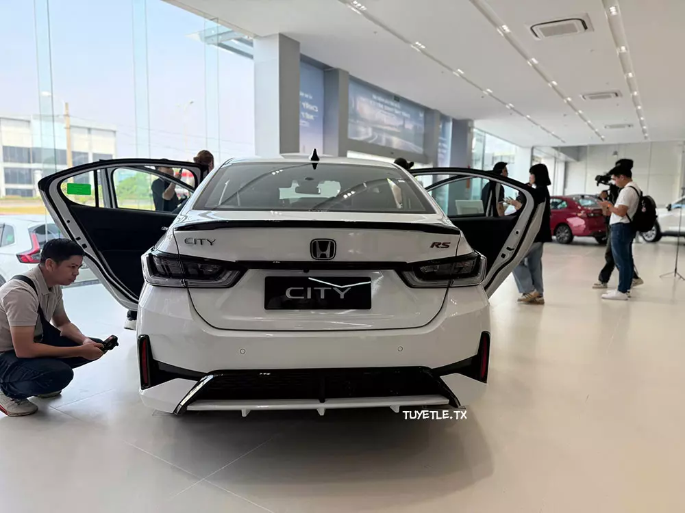 Honda City 2027 chính thức ra mắt Việt Nam, chỉ còn 2 phiên bản, giá từ 539 triệu đồng - Ảnh 2.