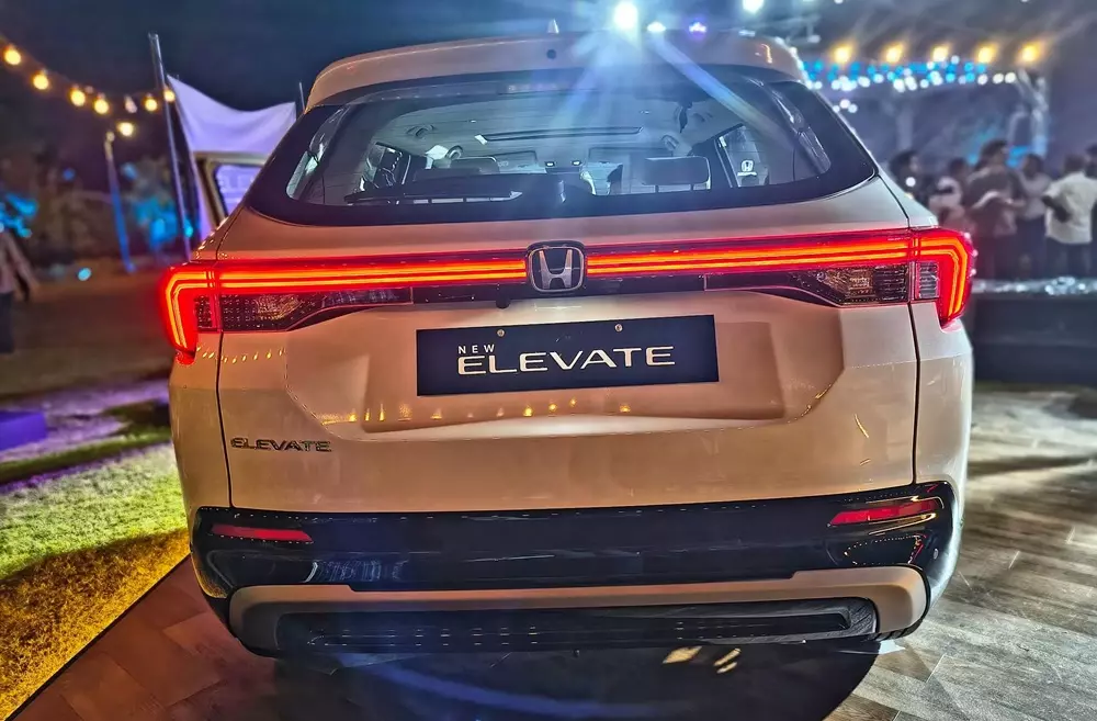honda-elevate-2027-8-e68d Honda Elevate 2027 chính thức trình làng, thêm phiên bản, trang bị "xịn sò" hơn - Ảnh 3.