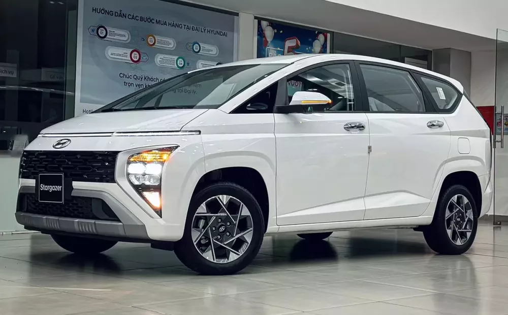 hyundai-stargazer-b673-1 Hyundai Stargazer được giảm giá xuống chỉ còn từ 427 triệu đồng tại đại lý - Ảnh 1.