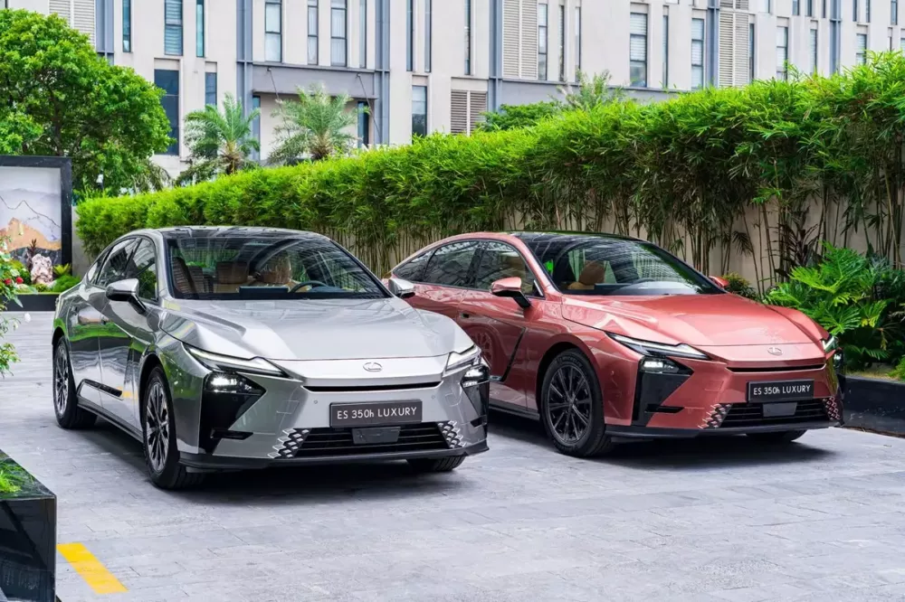 lexus-es-2026-3-b16a Lexus ES thế hệ mới chính thức ra mắt Việt Nam, có phiên bản thuần điện, giá từ 2,34 tỷ đồng - Ảnh 3.