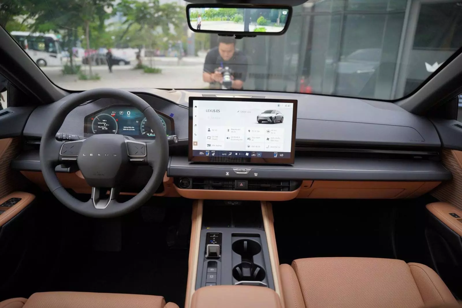 Lexus ES 2026 tại Việt Nam thêm bản thuần điện ES 500e, giá từ 2,34 tỷ đồng - Ảnh 5.
