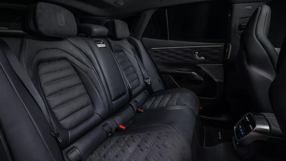 mercedes-amg-gt-suv-5-be1b Mercedes-AMG GT SUV được trang bị hàng ghế sau rộng rãi