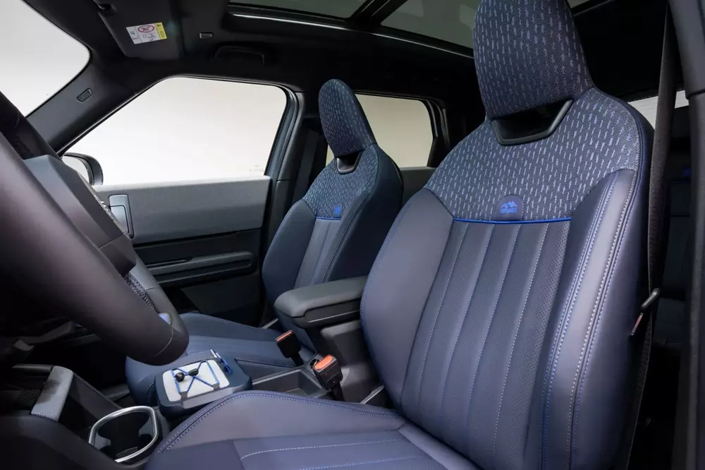 MINI Countryman Untamed Edition 2027 ra mắt với khoảng sáng gầm lớn hơn, trang bị sẵn lều nóc - Ảnh 8.