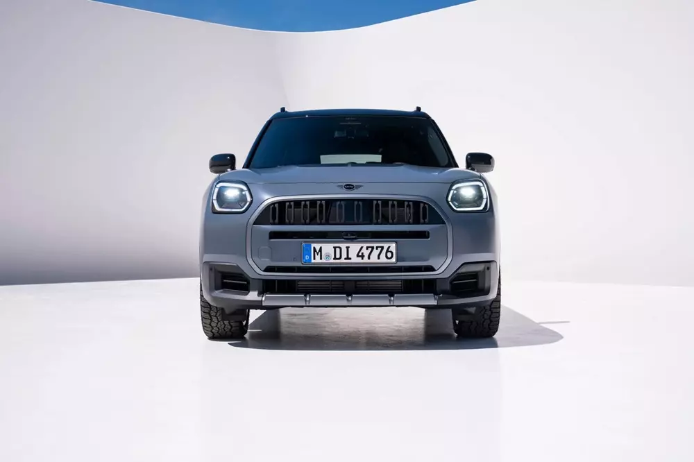 MINI Countryman Untamed Edition 2027 ra mắt với khoảng sáng gầm lớn hơn, trang bị sẵn lều nóc - Ảnh 5.