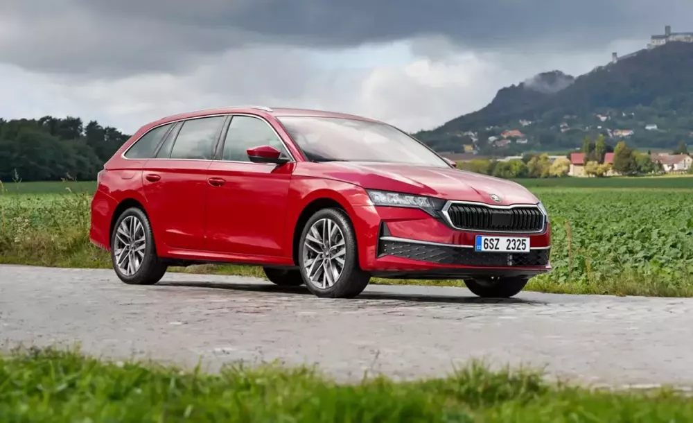 skoda-octavia-hybrid-cf51-1 Skoda giới thiệu mẫu xe hybrid HEV đầu tiên