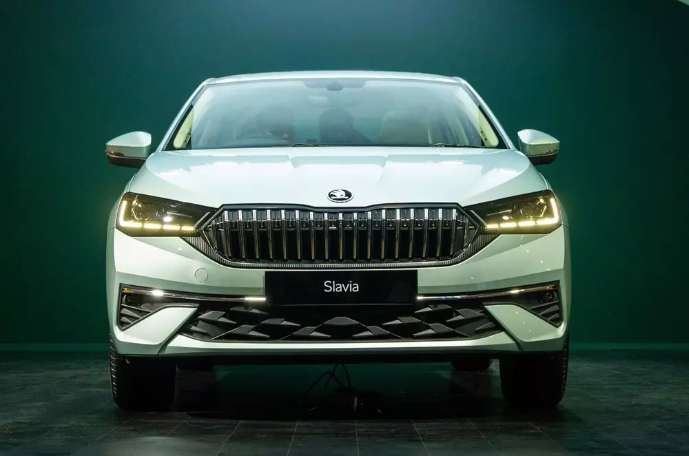 skoda-slavia-2026-8-c81d Skoda Slavia 2026 chính thức được bán ra thị trường với giá rẻ hơn đời cũ, cạnh tranh Honda City - Ảnh 2.