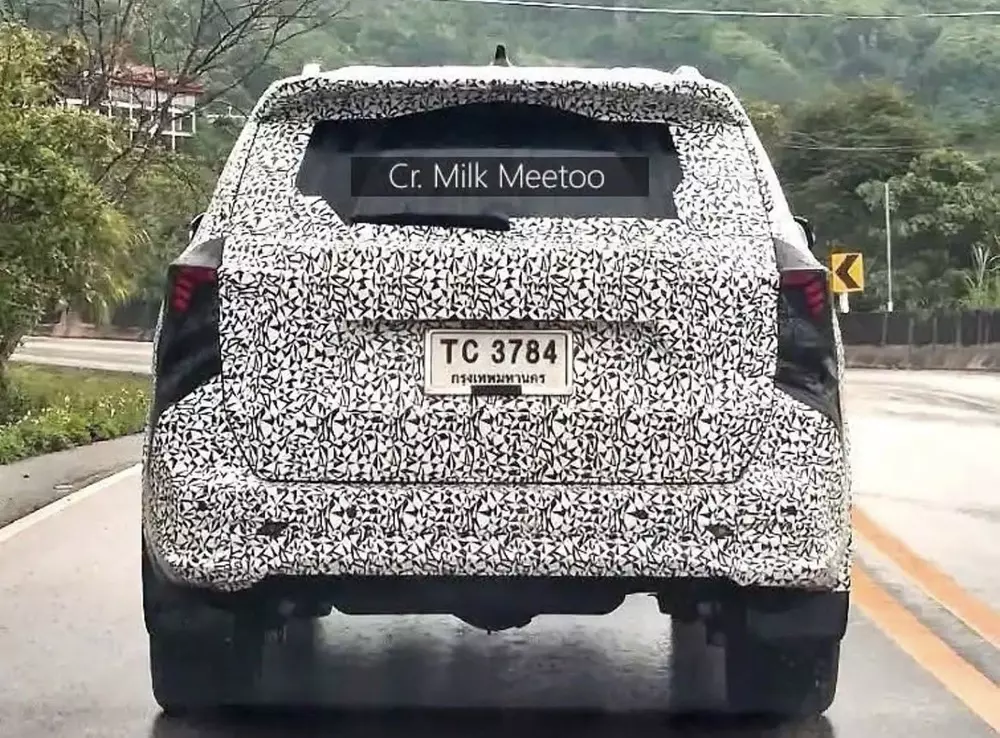 Toyota Fortuner 2027 có thêm đèn hậu mới