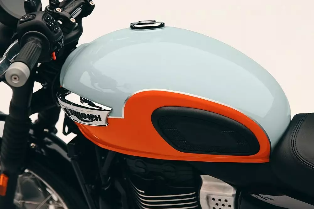 Triumph Bonneville T40 và T40 Black 2027 sở hữu bình xăng hình giọt nước