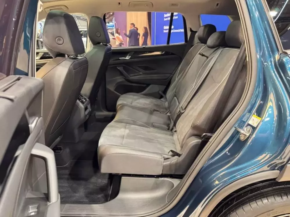 volkswagen-tayron-9-cc8b Đại lý Việt mở cọc cho Volkswagen Tayron, giá dự kiến từ 1,6 tỷ đồng - Ảnh 7.